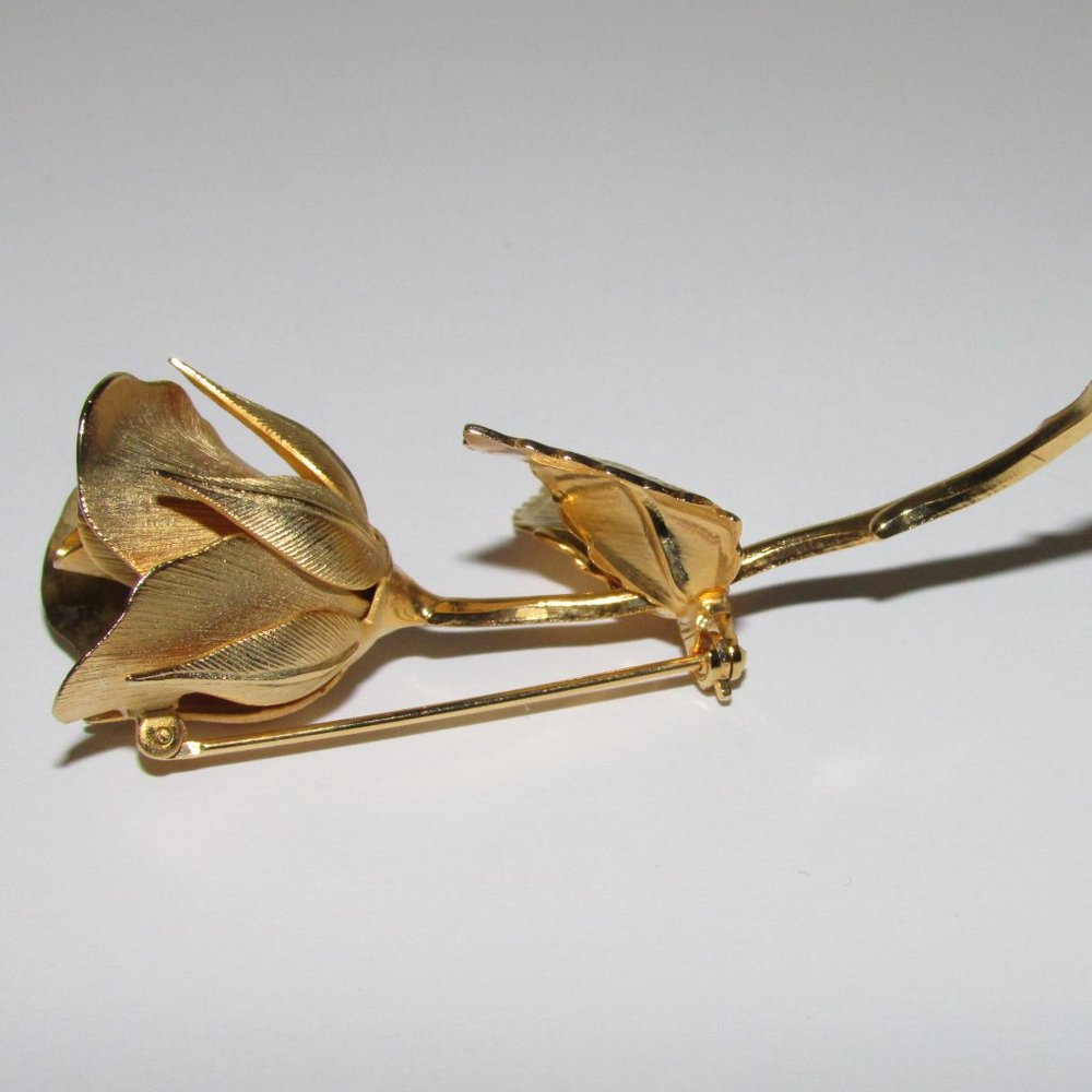 Vintage Signed Giovanni Christmas Rose Pin K0556 gold tone